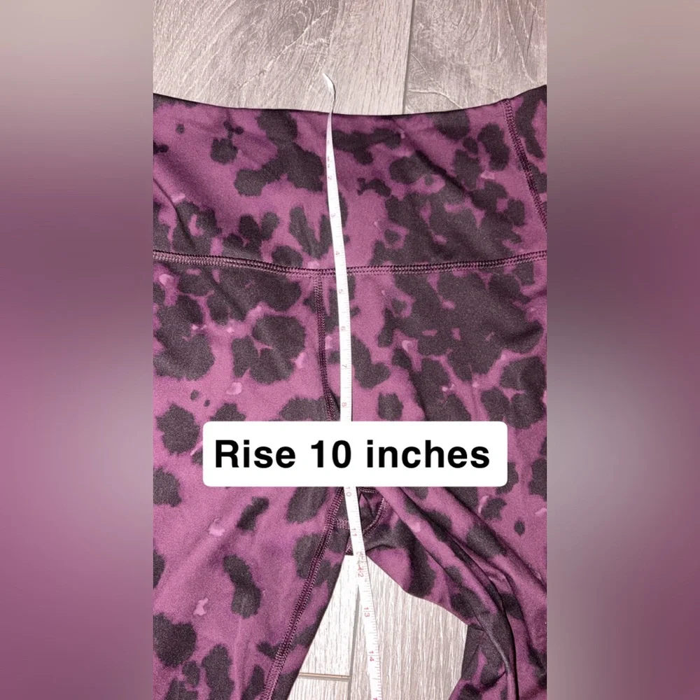 All In Motion Medium Athletic Leggings Purple & Black Animal Print Pockets EUC - Picture 5 of 7
